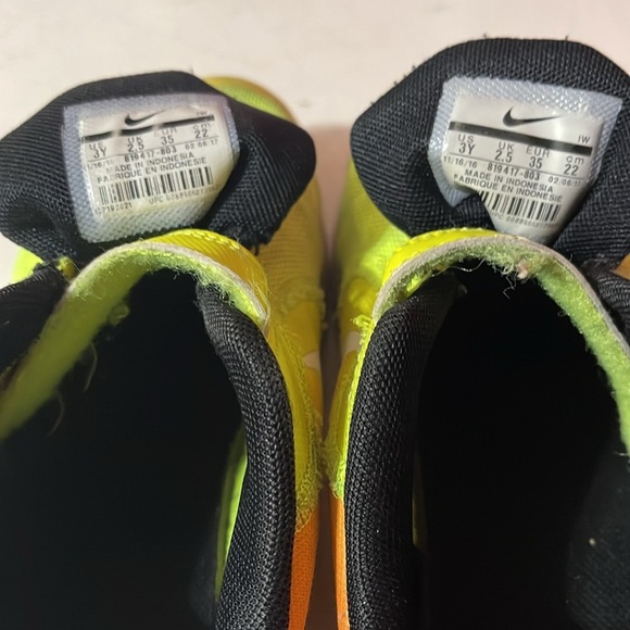 Nike Yellow and Black Sneakers with Velcro Strap - Picture 3 of 4